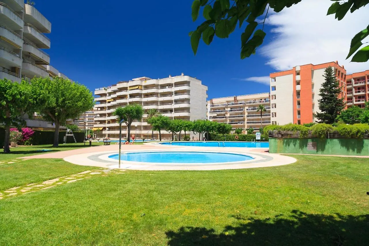 Uhc Rhin-Danubio Apartments サロウ