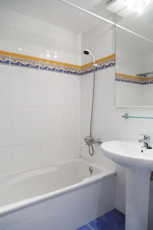 Uhc Rhin-Danubio Apartments サロウ